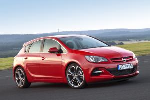 Opel Astra BiTurbo CDTI 5-Door 2012 года